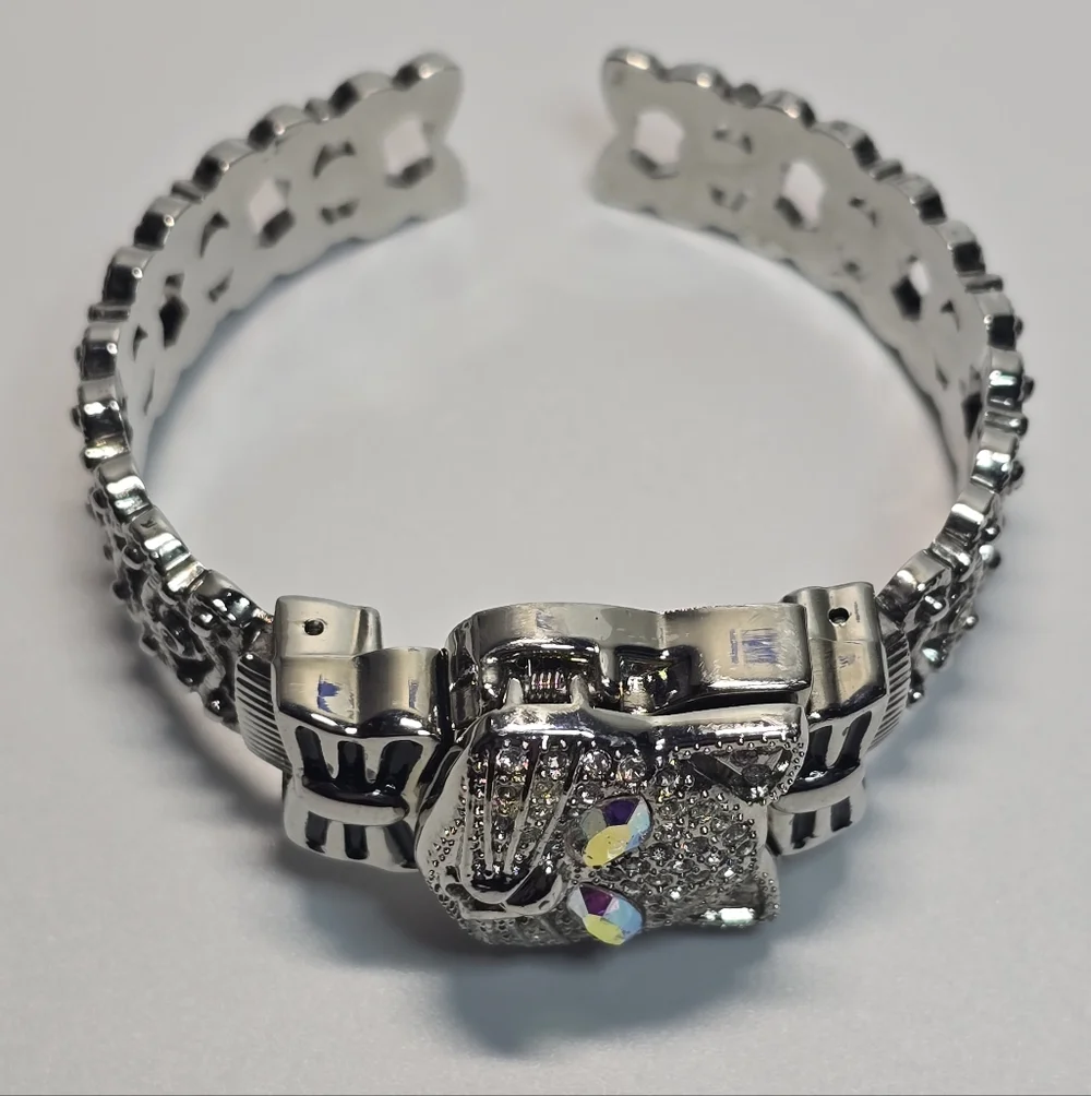 Elegant Silver Cat Face Women's Watch